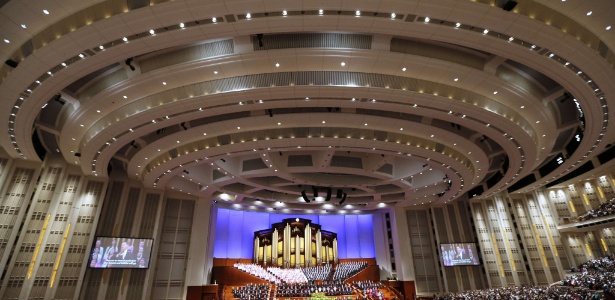 Cerca de 20 mil mórmons se reuniram para a 184ª conferência geral da Igreja Mórmon em Salt Lake City, Utah, nos Estados Unidos, em abril de 2014 - George Frey/Getty Images