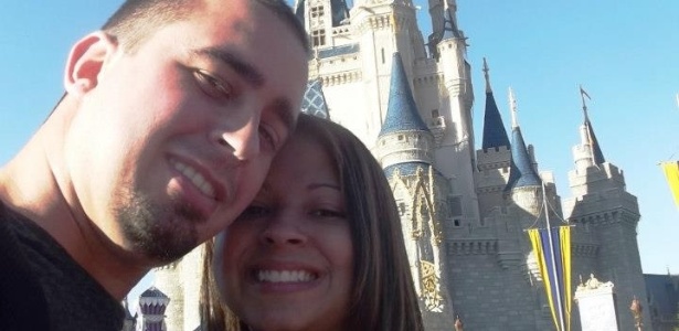 Ana Michelle de Amo decidiu realizar um sonho e viajar com o marido para Disney no meio do tratamento