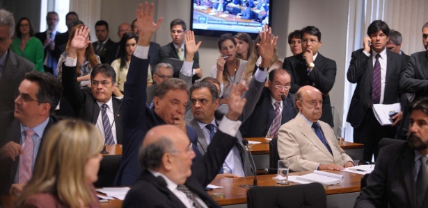 Em sessão tumultuada, a comissão de Constituição e Justiça do Senado aprovou CPI para investigar a Petrobras, o cartel do metrô e o porto de Pernambuco - Pedro França/Futura Press/Estadão Conteúdo