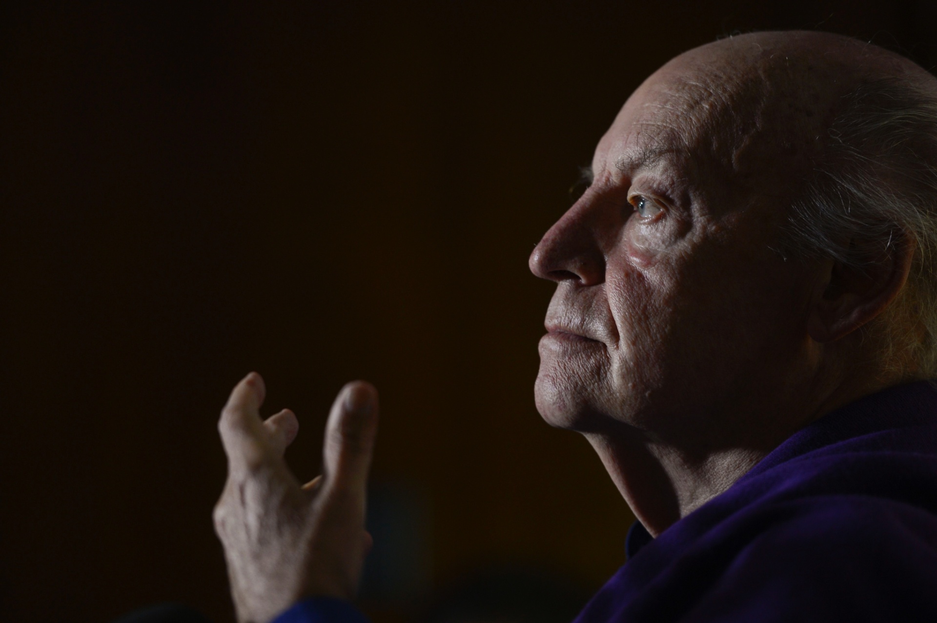 11.abr.2014 - O escritor uruguaio Eduardo Galeano participa da 2ª Bienal Brasil do Livro e da Leitura de Brasília, que começa hoje (11) na capital federal - Fábio Rodrigues Pozzebom/Agência Brasil