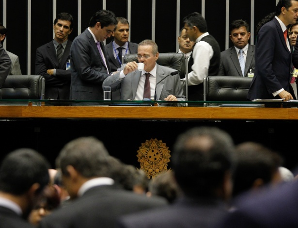 Presidente do Senado, Renan Calheiros (PMDB-AL), durante sessão do Congresso - Alan Marques/Folhapress