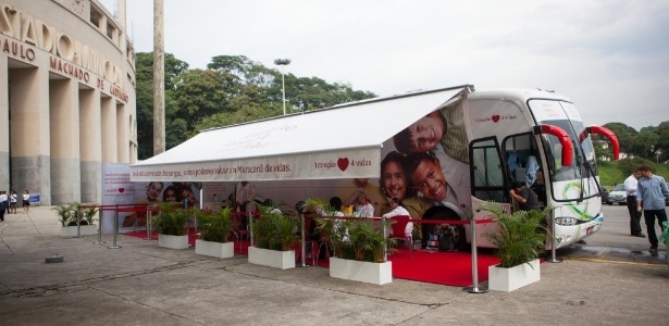 O Ônibus do Carinho funciona como uma estação móvel para coleta de sangue - Divulgação
