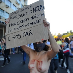 "Marcha das Vadias, em Porto Alegre, em abril, protesta contra a violência à mulher - Zucco/Agência RBS