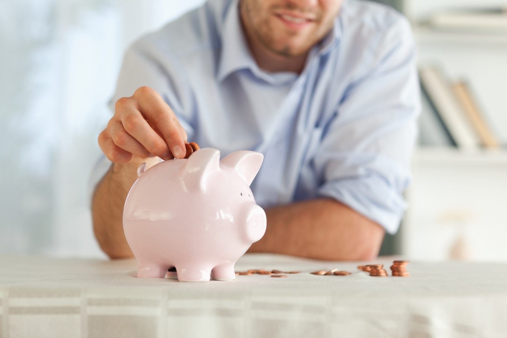 economia, economizar, poupar, poupança, cofre, cofrinho, moedas, porquinho - Thinkstock