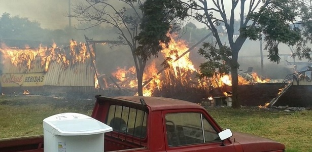 Incêndio em Mato Grosso do Sul matou seis pessoas da mesma família, entre elas três crianças - Luana Romeiro/ UOL