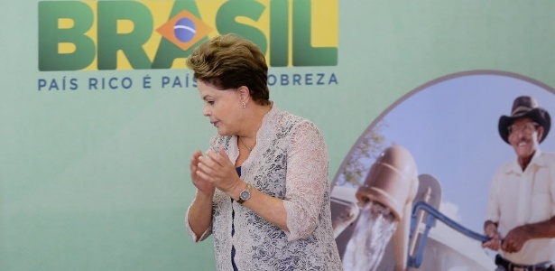 Dilma anunciou a liberação de R$ 2,8 bi para obras de saneamento em municípios de até 50 mil habitantes - Alan Marques/ Folhapress
