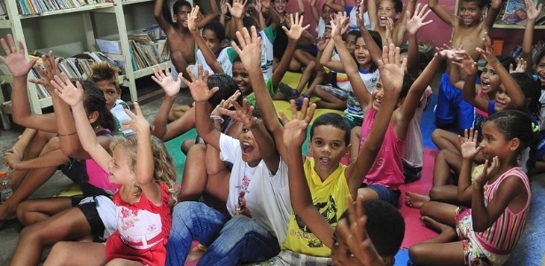Crianças participam de projeto no Instituto Alberto de Moura, em Recife (PE) - Antonio Cruz/Agência Brasil