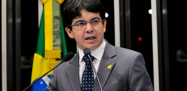 Randolfe Rodrigues (PSol-AP) quer que CPI do Futebol dobre de tamanho - Geraldo Magela/Agência Senado