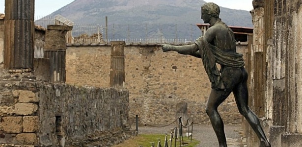 Pompéia, na Itália, foi um dos patrimônios italianos a sofrer com vandalismo recentemente - Reuters