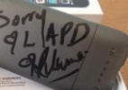 Celular quebrado por Rihanna vai a leilão com autógrafo da cantora - Reprodução/Gawker