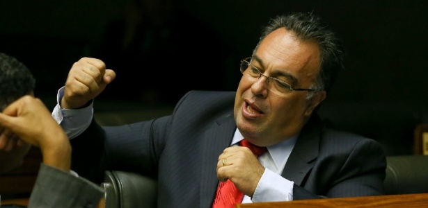 O deputado federal André Vargas, que enfrenta possibilidade de processo de cassação de seu mandato - Pedro Ladeira/Folhapress