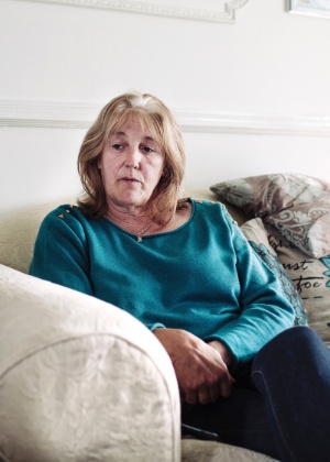 Helen McKendry, filha de Jean McConville, mulher que foi injustamente considerada suspeita de ser informante pelo IRA  - Tom Jamieson/The New York Times