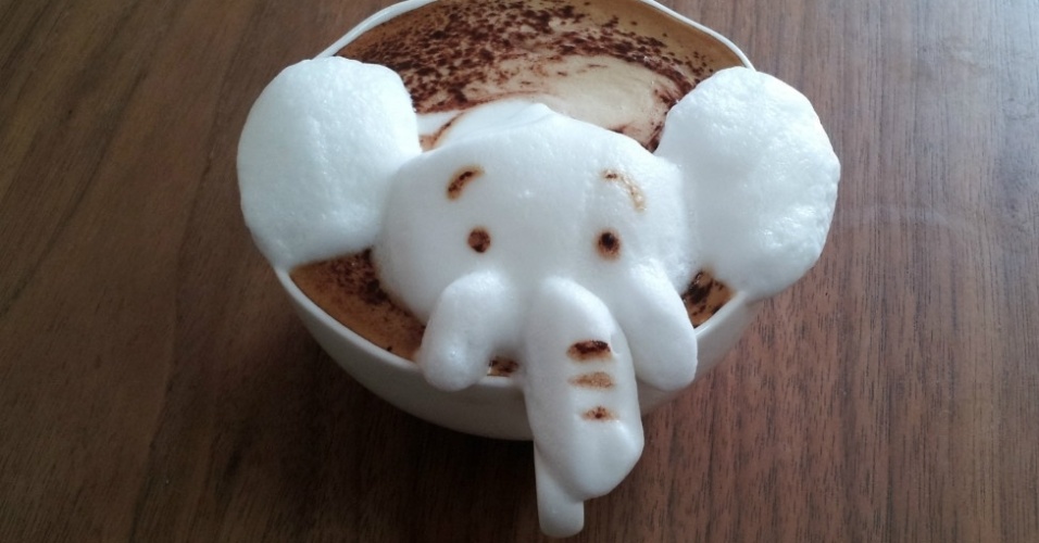28.mai.2014 - Kazuki Yamamoto ganhou destaque nas redes sociais do Japão após começar a divulgar suas obras de arte em espumas de café com leite. Aos 27 anos, o japonês é considerado um dos pioneiros nesse tipo de 
