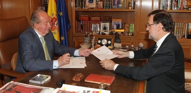 Rei Juan entrega carta de abdicação do trono - AFP/ Casa Real