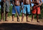 Índios comandam invasão às margens da rodovia AM-070, em Iranduba (AM) - Erica Melo/A Crítica