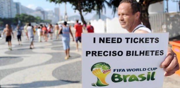Demanda por ingressos tem gerado um mercado virtual clandestino de tíquetes da Copa