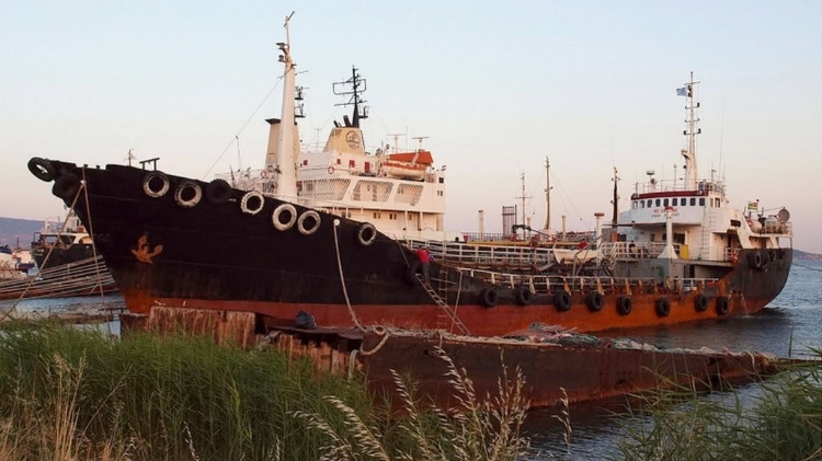 22.jun.2014 - Navio apreendido com duas toneladas e 120kg de heroína na Grécia