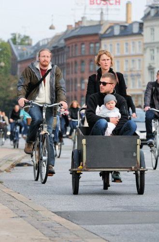 Em Copenhague, a complexa estrutura de ciclovias e ciclofaixas comporta vários tipos de bicicletas - Divulgação