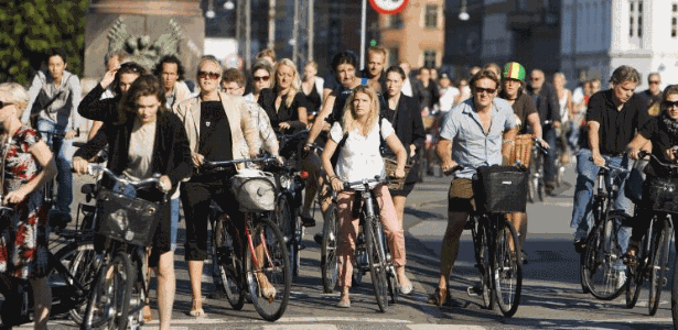 O tráfego de bicicletas em Copenhague é intenso - Divulgação