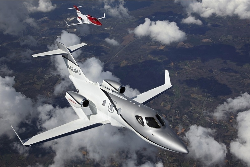 A Honda fez o voo inicial com seu primeiro HondaJet, pequeno jato executivo que a empresa quer colocar no mercado em 2015 para competir com Embraer e Cessna - Divulgação/Honda