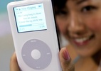Fim de uma era: Apple aposenta o iPod; relembre versões do aparelho (Foto: Samantha Sin - 24.jul.2004/AFP )