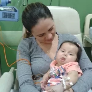 EUA: bebê brasileira com síndrome rara consegue transplante