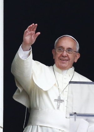 13.jul.2014 - O papa Francisco fez uma convocação neste domingo (13) a rezar pela paz no Oriente Médio; em entrevista a um jornal italiano, o pontífice afirmou que cerca de 2% do clero é pedófila - Tony Gentile/Reuters