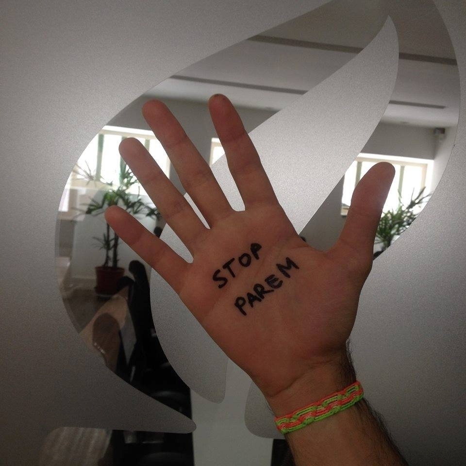 16.jul.2014 - Usuários do Facebook e Twitter aderiram a uma campanha lançada pela Anistia Internacional para que haja um cessar-fogo entre Israel e grupos armados palestinos, entre eles o Hamas - Reprodução/Facebook/AmnestyGlobal