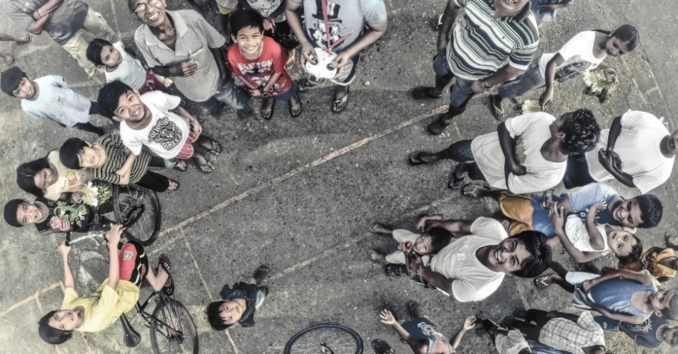 Outras fotos que concorreram ao prêmio podem ser vistas no Dronestagram, um site dedicado às imagens registradas pelos aparelhos. O fundador do site, Eric Dupin, afirmou à BBC que a fotografia feita por drones oferece uma nova perspectiva da realidade. O segundo lugar foi para o usuário Jericsaniel por esta imagem registrada em Manila, nas Filipinas