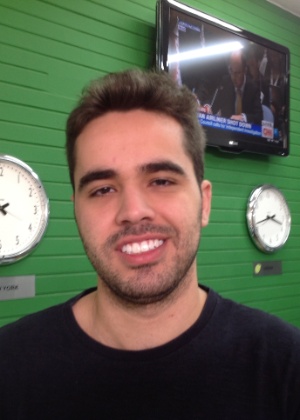 Sylo Costa Neto, 21, escreve e fala com fluência em cinco idiomas - Carlos Eduardo Cherem/UOL