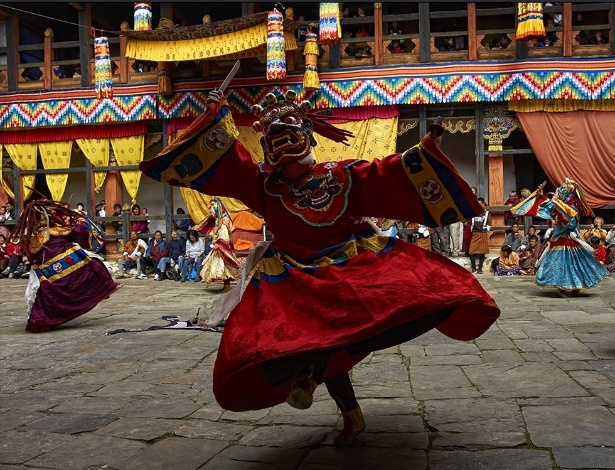 Ritual religioso no Butão, captado pelo fotógrafo Stuart Chape. A imagem está inscrita no concurso do site de fotografia canadense The Open, que procura trabalhos de fotógrafos do mundo inteiro - Stuart Chape/Divulgação/The Open