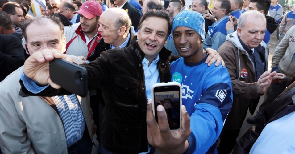 7.ago.2014 - O candidato à presidência da República, Aécio Neves faz campanha em São Paulo