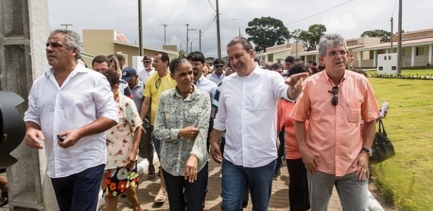 Eduardo Campos e Marina Silva visitam conjunto habitacional em João Pessoa (PB) dias antes da morte dele em um acidente de avião - Reprodução/Flickr