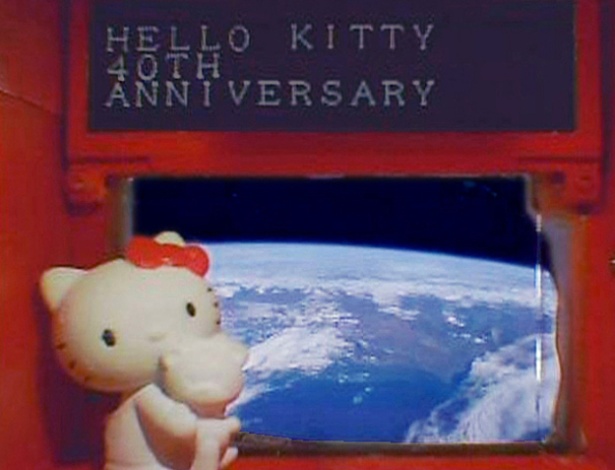 Hello Kitty foi ao espaço no satélite "Hodoyoshi-3" para comemorar seus 40 anos - AFP