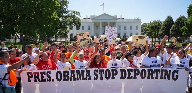 Ativistas protestam pelos direitos dos imigrantes em frente à Casa Branca, nos EUA - Mandel Ngan/AFP - 28.ago.2014