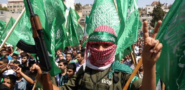 Protesto do Hamas na cidade de Hebron, na Cisjordânia; principais atores da política palestina, Hamas e Autoridade Palestina têm histórico de problemas