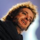 4.set.2014 - O músico argentino Gustavo Cerati morreu nesta quinta-feira (4), aos 55 anos, em decorrência de uma "parada respiratória", após permanecer quatro anos em estado vegetativo. Cerati, que aparece nesta foto de arquivo sem data definida, estava em coma desde maio de 2010, quando sofreu um acidente vascular cerebral (AVC) após um show em Caracas, na Venezuela. Ele ficou conhecido por ser um dos fundadores da banda Soda Stereo, formada em 1982 - Xinhua