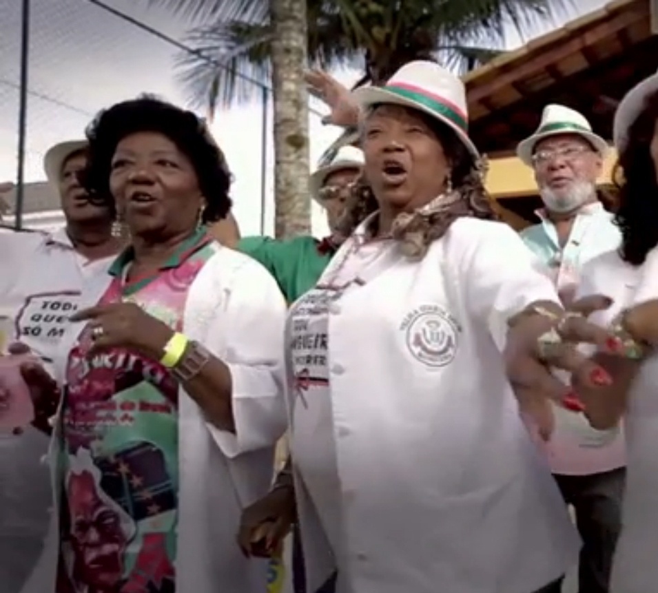 5.set.2014 - A velha guarda da Mangueira apareceu no programa eleitoral de Aécio na TV para apoiar o candidato tucano