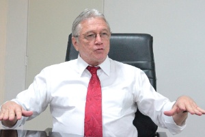 Teotonio Vilela Filho (PSDB), governador de Alagoas, concede entrevista ao UOL