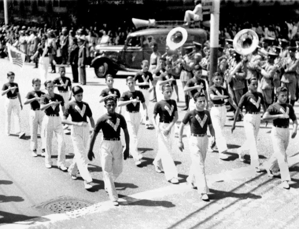 Alunos da Escola Paroquial "São José" (Juiz de Fora/MG) participam do desfile cívico de 7 de setembro. Também tem fotos? Mande para o UOL - Você Manda/Enviado por Marcelo Lemos