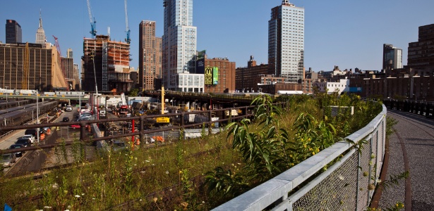 Vista do parque High Line, em Nova York, perto do rio Hudson, em Manhattan, nos Estados Unidos  - Todd Heisler / The New York Times