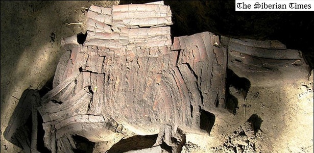 Traje de batalha de quase 4.000 anos foi encontrado em "perfeitas condições", afirmam arqueólogos - Reprodução/Siberian Times
