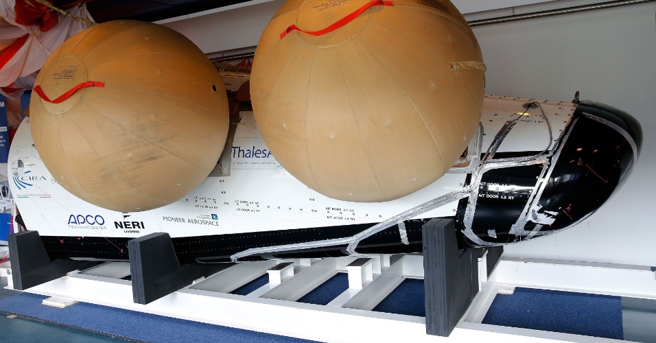 9.set.2014 - Uma réplica do avião espacial IXV no Centro de Tecnologia e Pesquisa Aeroespacial Europeia (Estec, na sigla em inglês) em Noordwijk, na Holanda. Após dois meses de testes intensivos, a aeronave será lançada em voo suborbital de 450 quilômetros