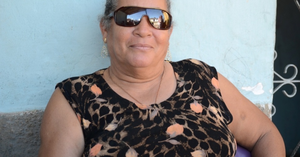 11.set.2014 - Maria Zélia dos Santos, 37, moradora de Santa Luzia do Norte (23 km de Maceió), acredita que a votação ficou mais rápida com a biometria