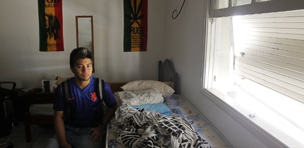 Rafael Tomaiozi, 26, que morava em um dos apartamentos atingidos por destroços do avião que matou Campos, diz desconfiar da oferta de acordo extrajudicial - Reinaldo Canato/UOL