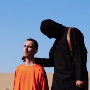 Imagem de vídeo divulgado na internet mostra o voluntário britânico David Haines antes de ser decapitado - AFP