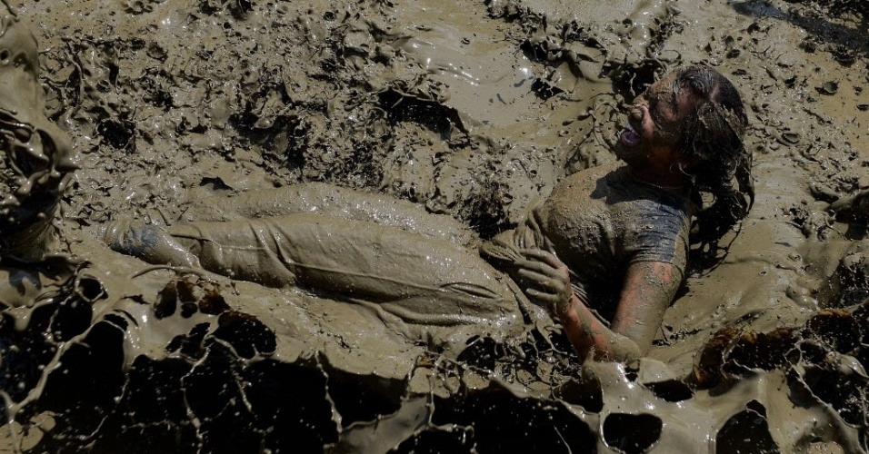 Resultado de imagem para nus na lama