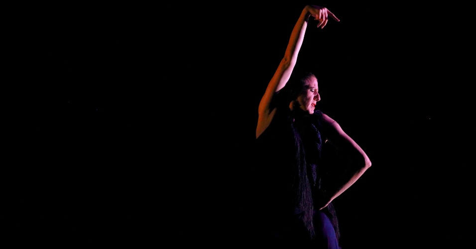 17.set.2014 - A dançarina de flamenco Maria Pages se apresenta durante ensaio da peça "Siete golpes y un camino", que faz parte da programação da Bienal de Flamenco, em Sevilha (Espanha)