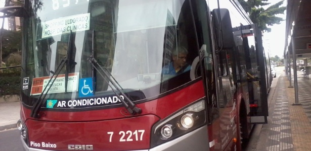 Atualmente, há somente 60 ônibus com ar-condicionado circulando pela capital paulista - Camila Neumam