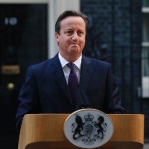 David Cameron, primeiro-ministro britânico, discursa em frente à residência oficial, no centro de Londres, em setembro de 2014 - Suzanne Plunkett/Reuters